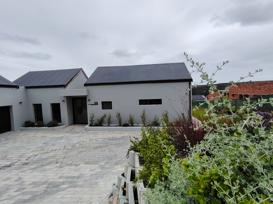 5 Bedroom Property for Sale in Brackenridge Western Cape